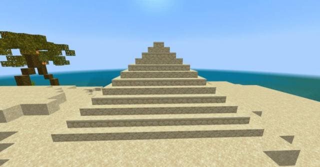 Пустынная пирамида